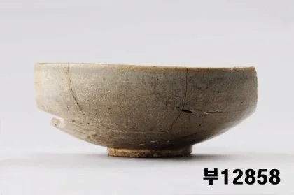 분청사기 완 — 국립부여박물관 · 부여 12858